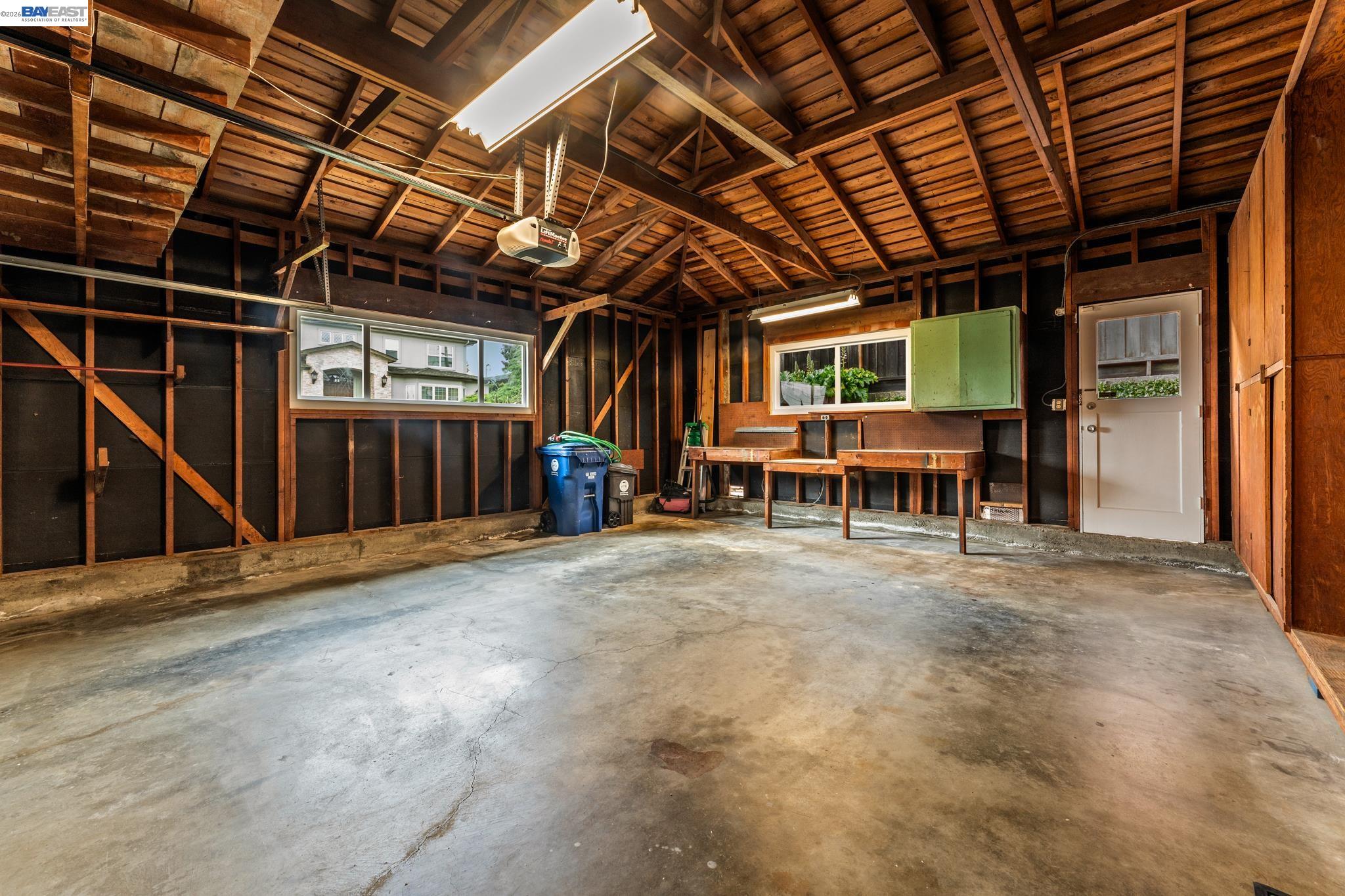 4473 Hillsborough Dr