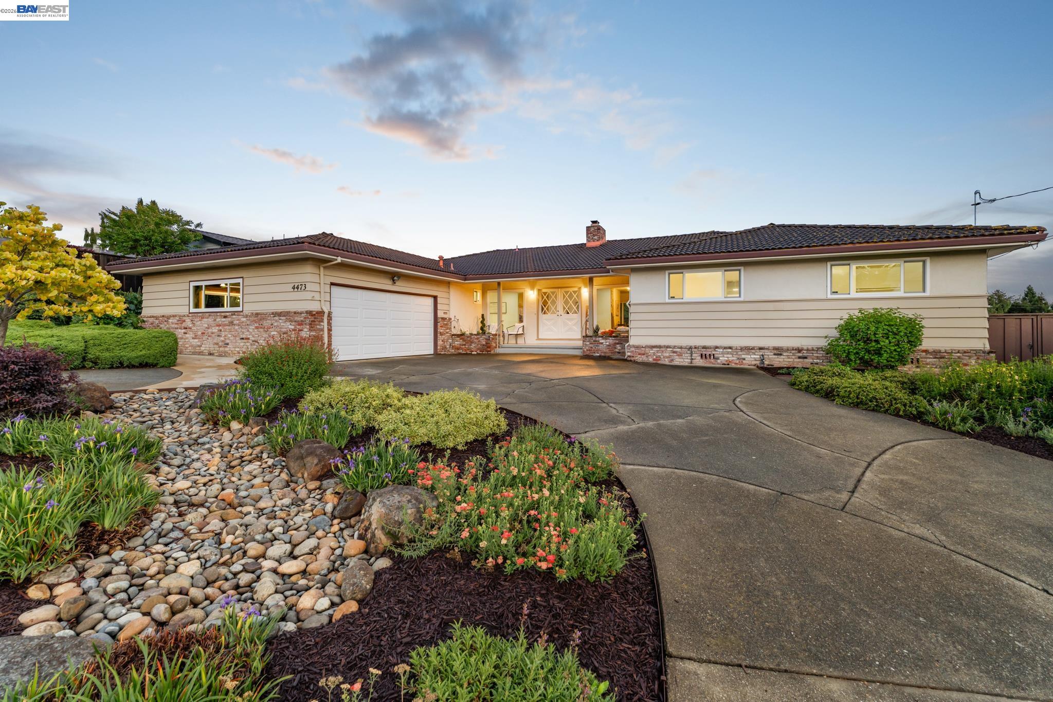 4473 Hillsborough Dr