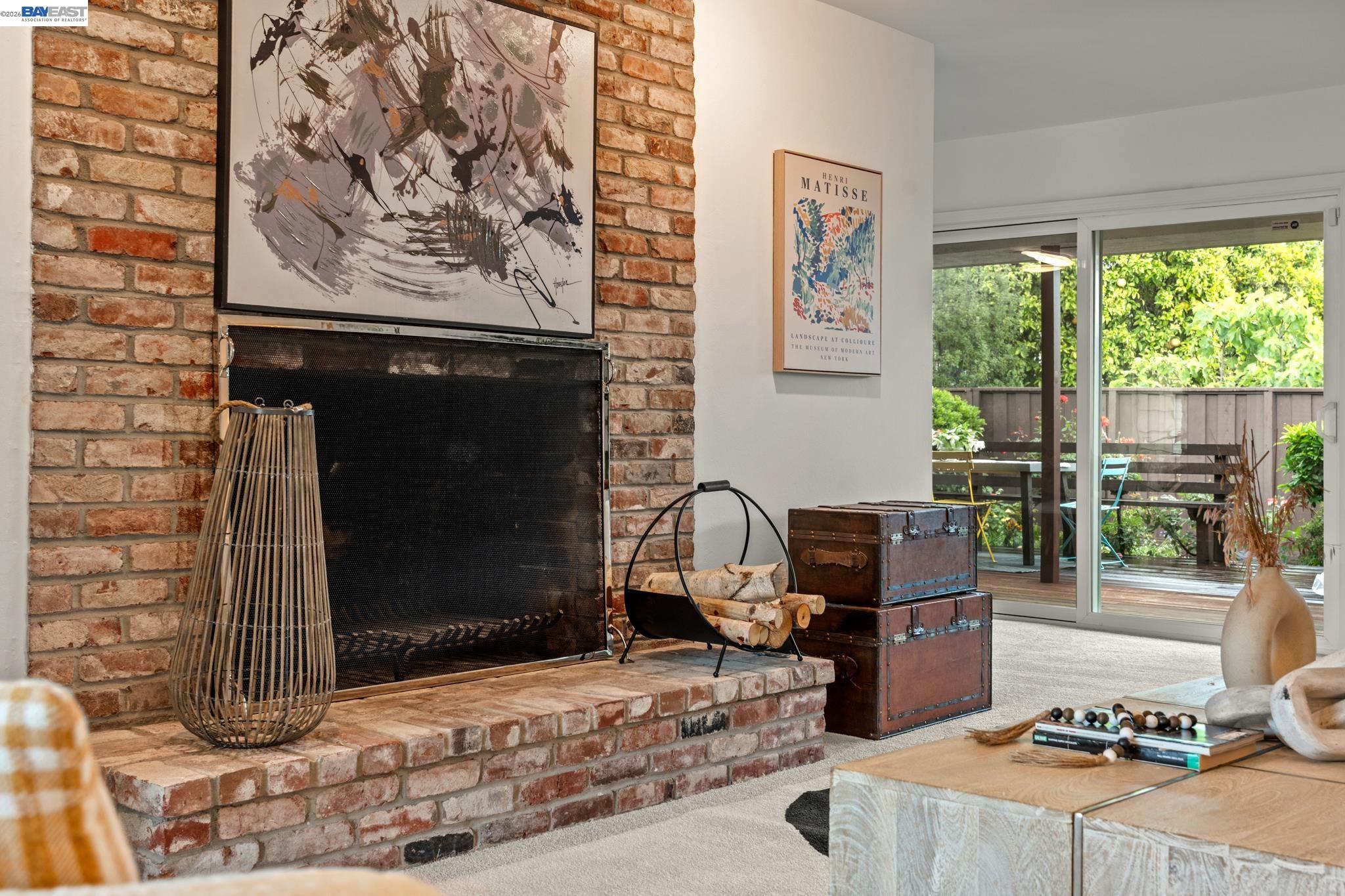 4473 Hillsborough Dr