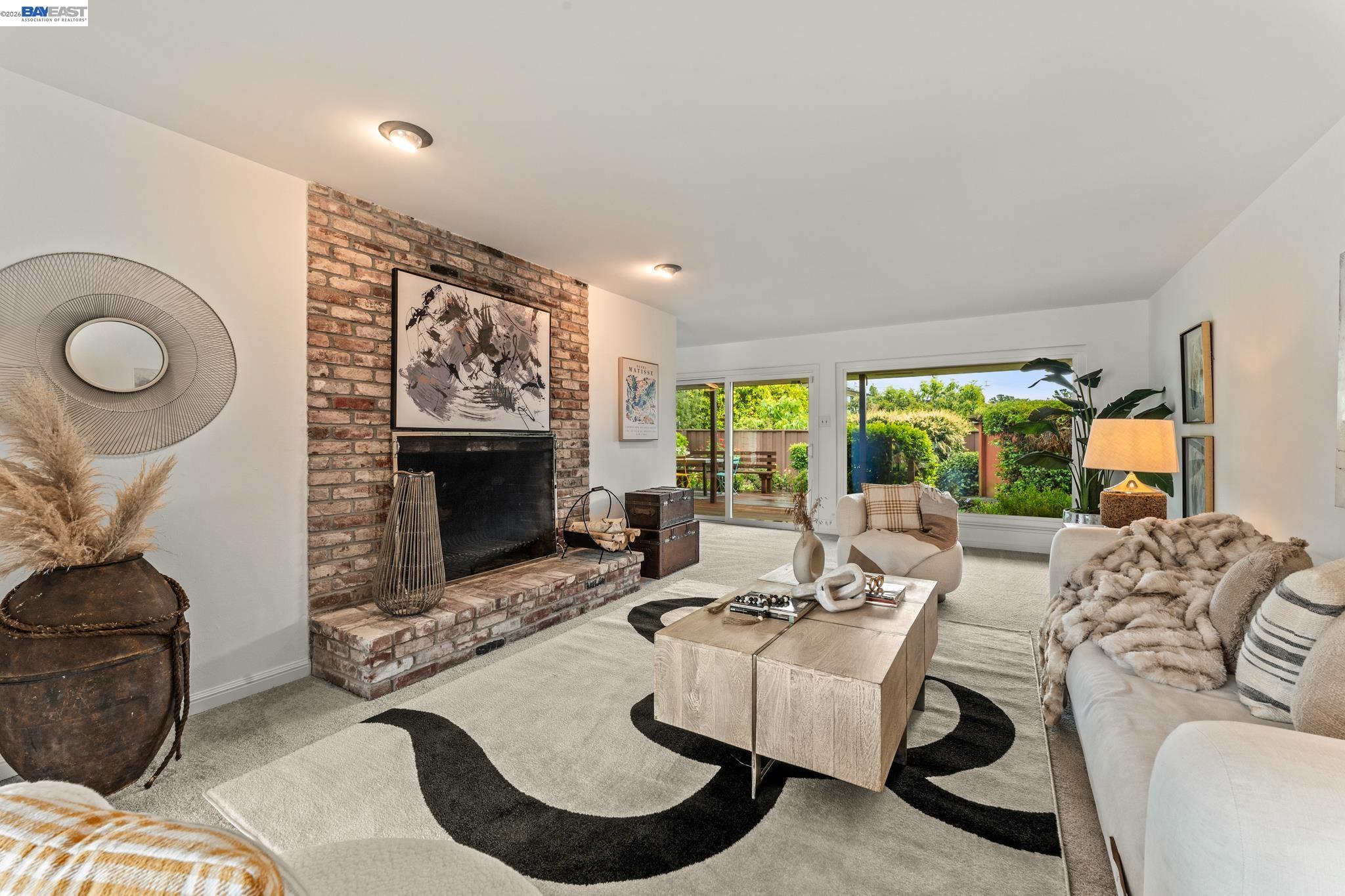 4473 Hillsborough Dr