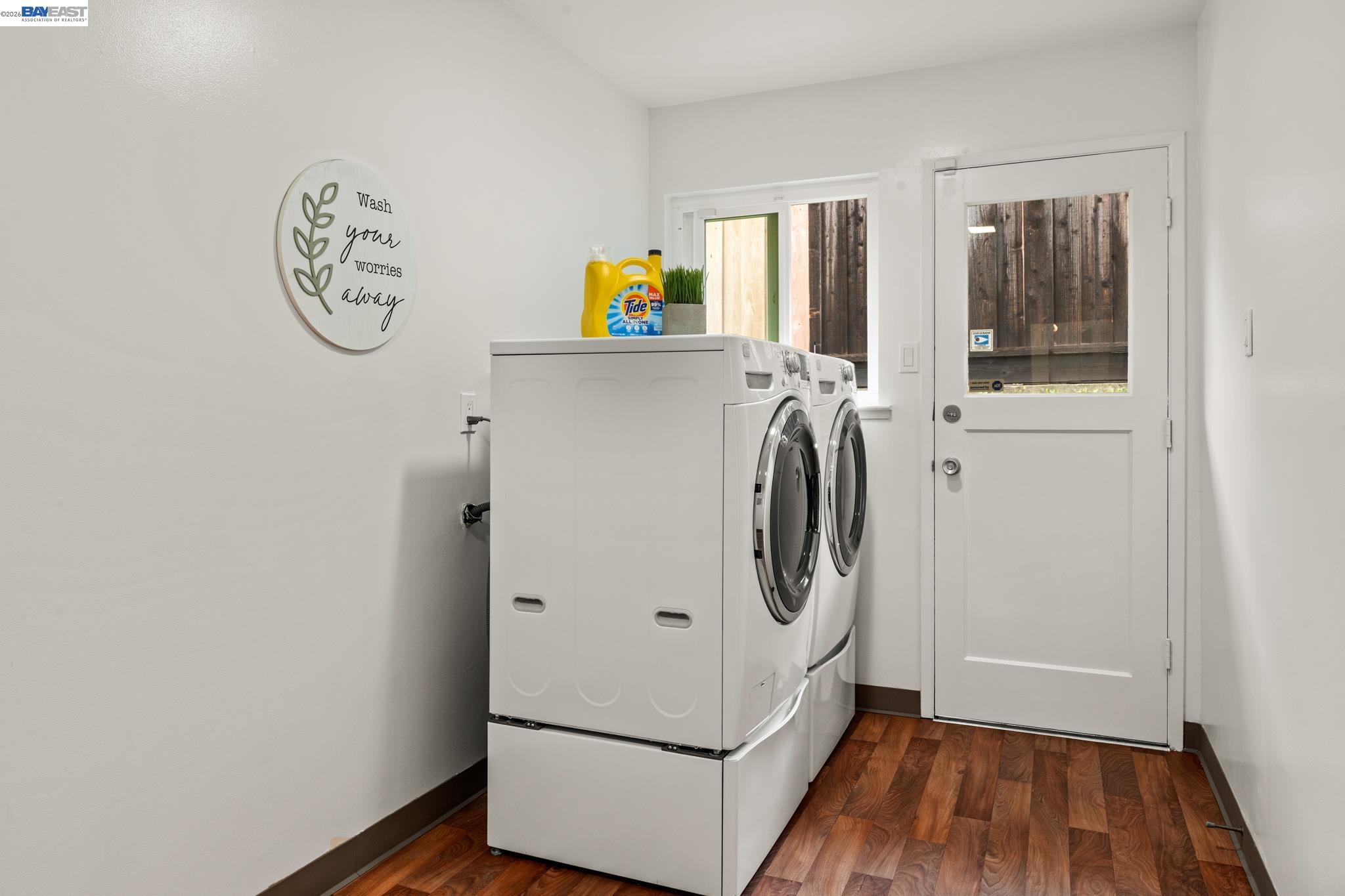 4473 Hillsborough Dr