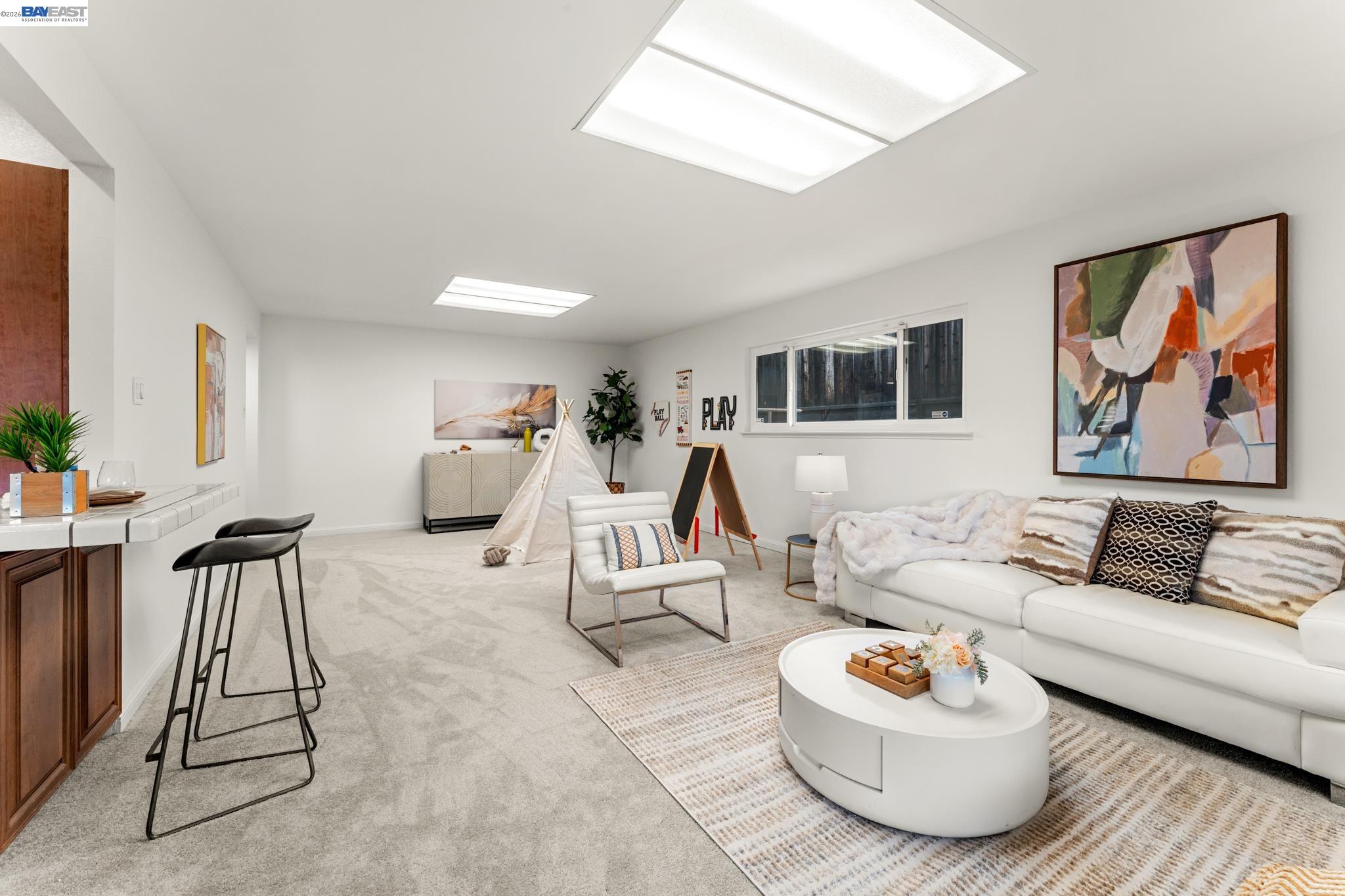 4473 Hillsborough Dr