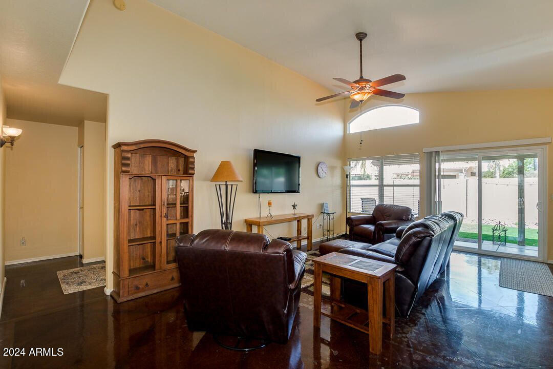 4528 E Thistle Landing Drive