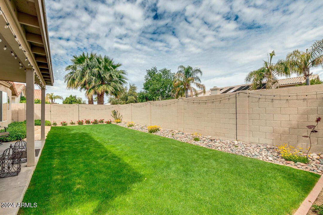 4528 E Thistle Landing Drive