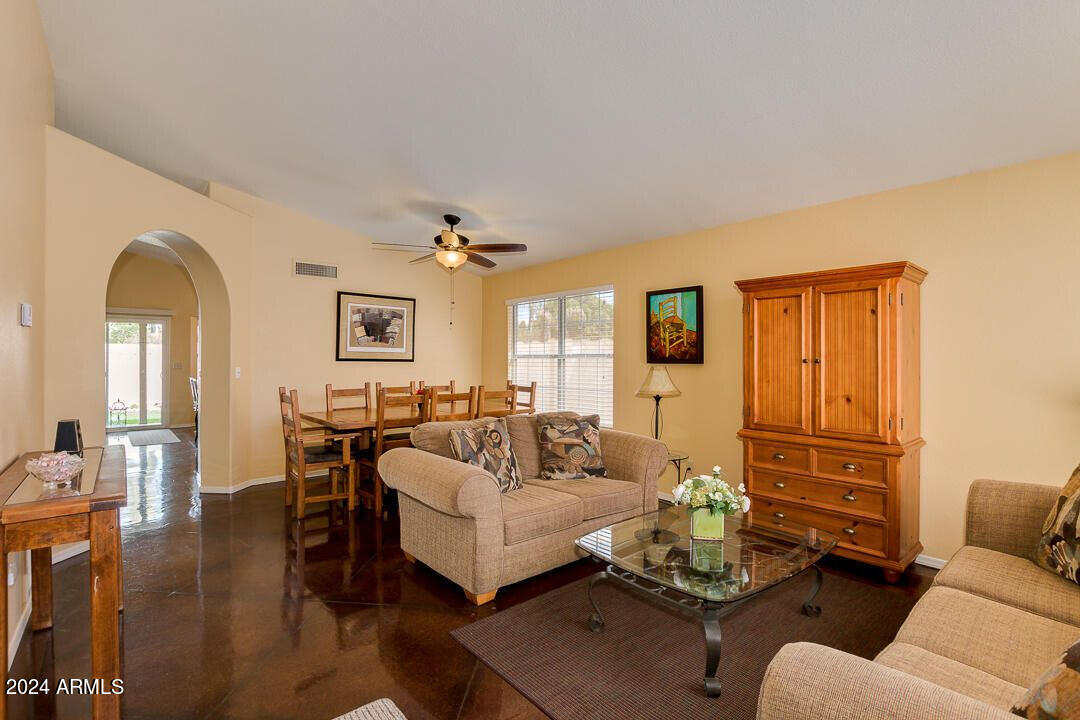 4528 E Thistle Landing Drive