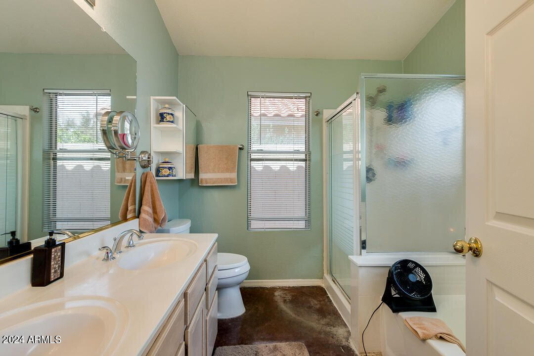 4528 E Thistle Landing Drive