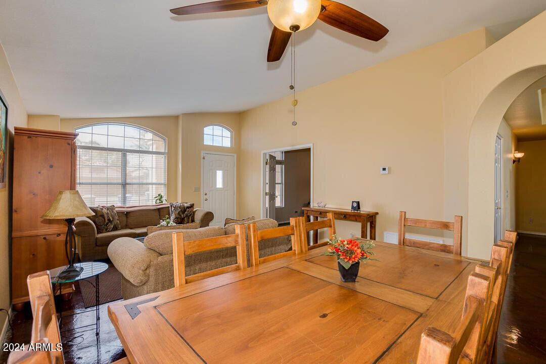 4528 E Thistle Landing Drive