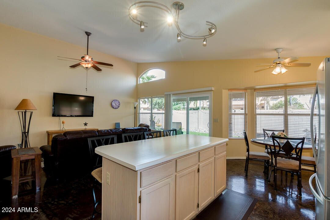 4528 E Thistle Landing Drive