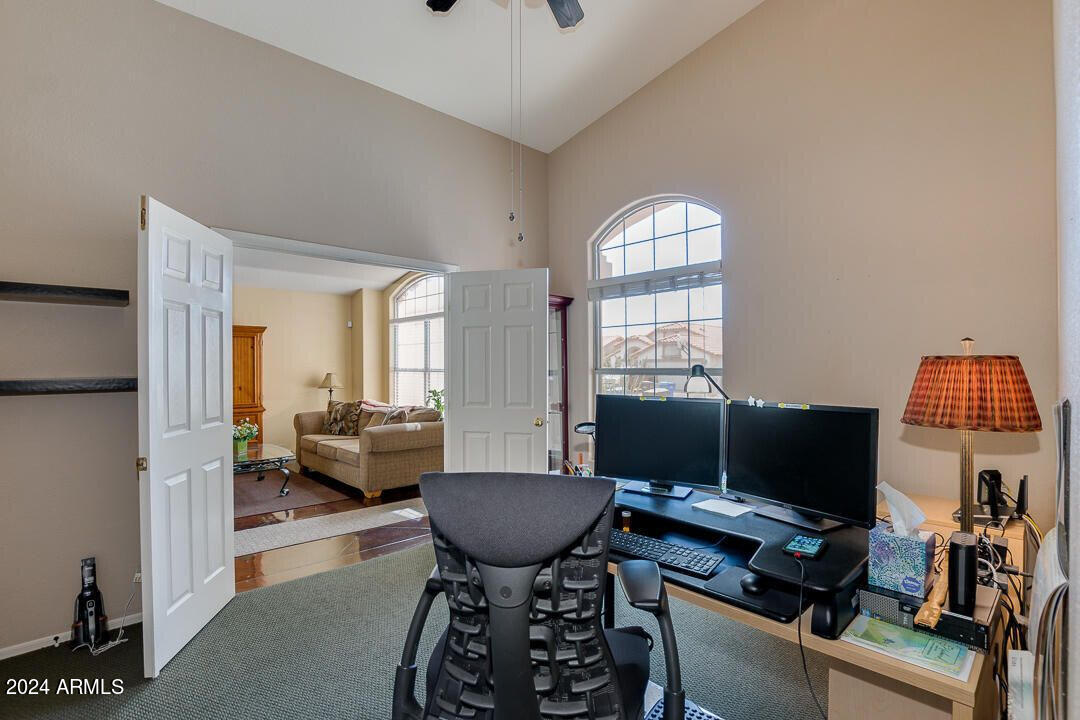 4528 E Thistle Landing Drive