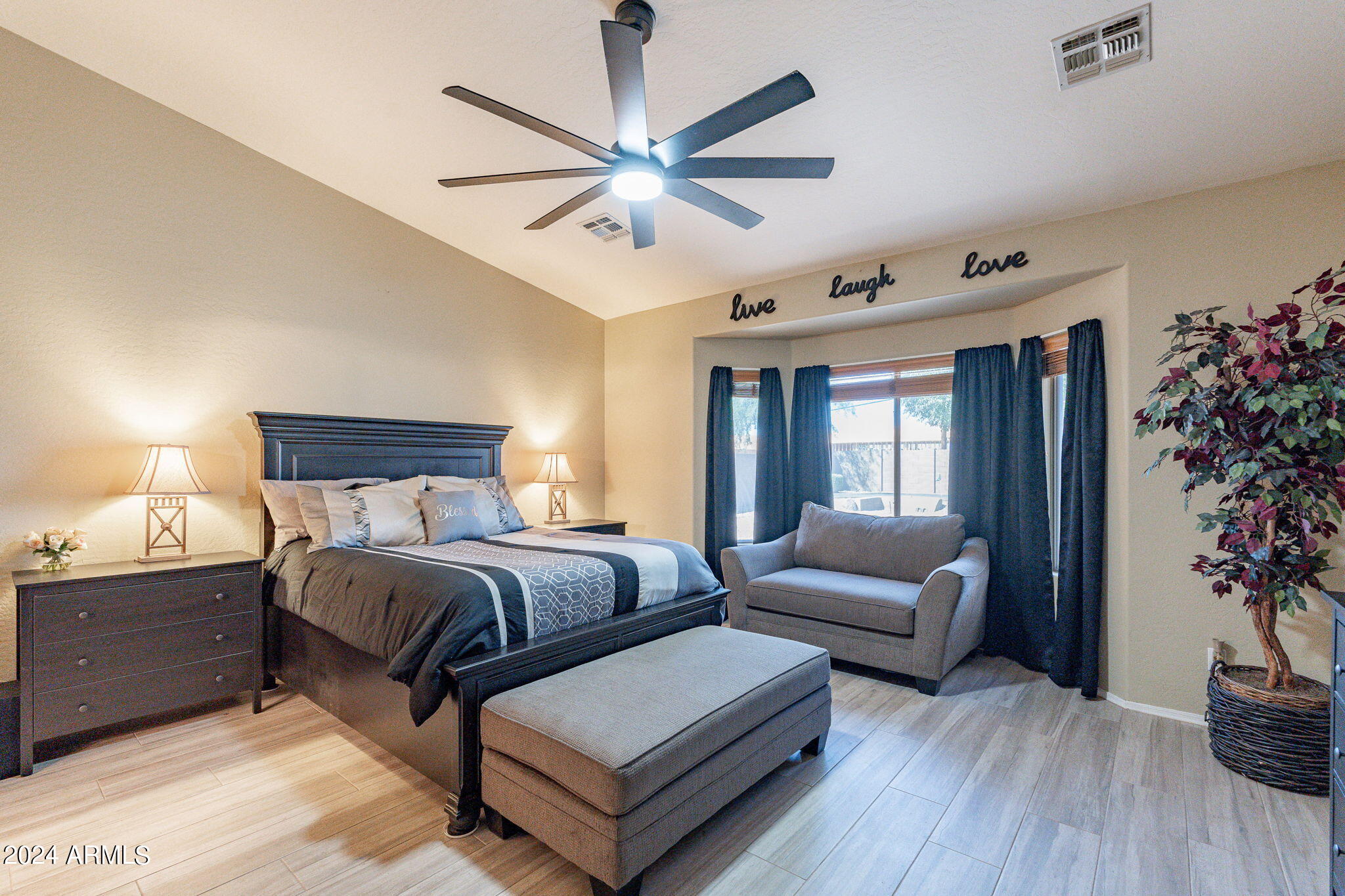 2056 N Vista Del Sol --