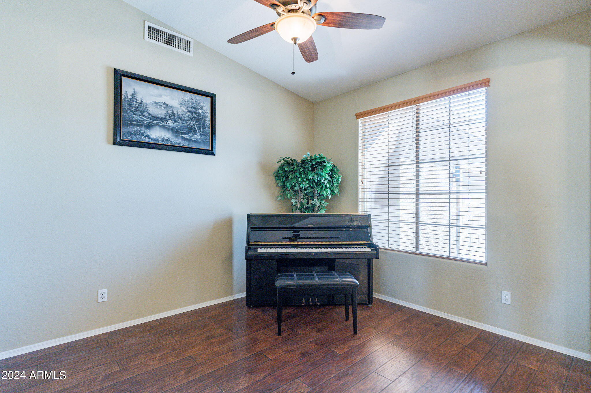2056 N Vista Del Sol --