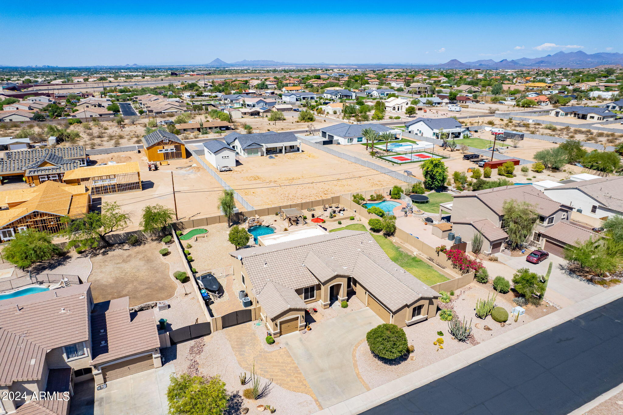2056 N Vista Del Sol --