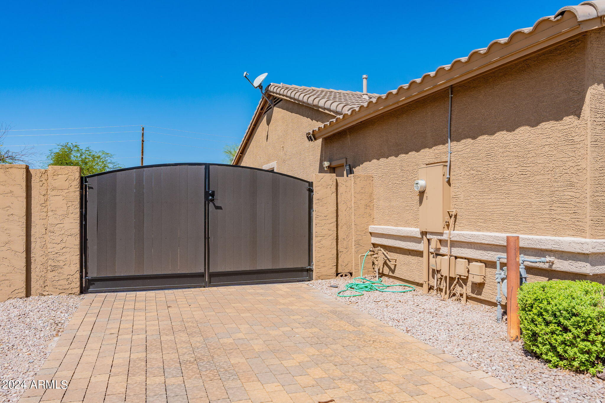2056 N Vista Del Sol --