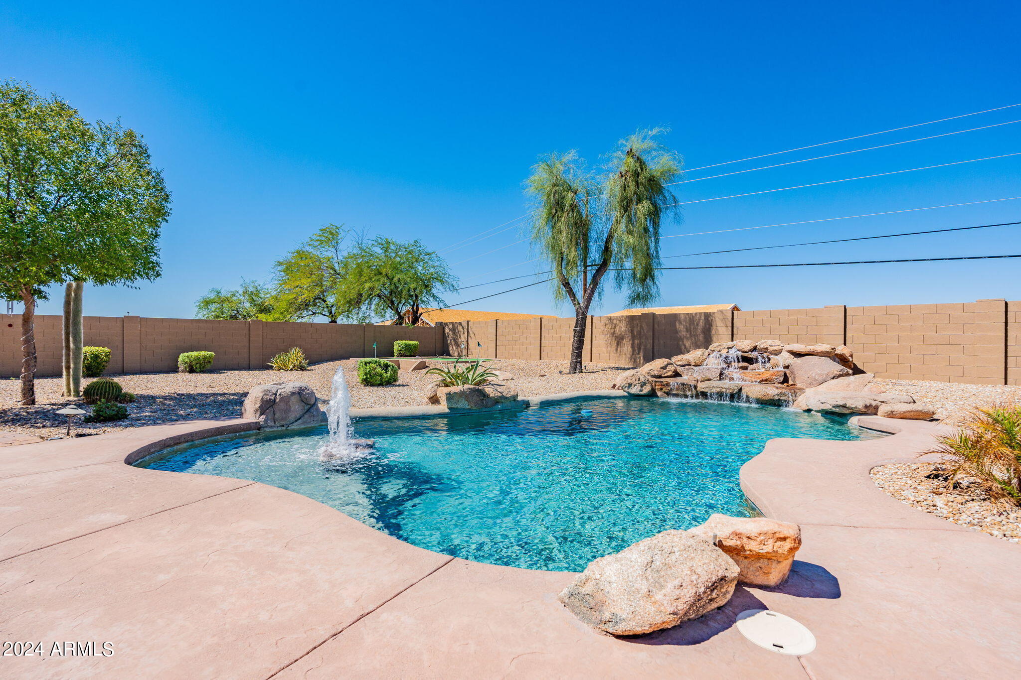 2056 N Vista Del Sol --