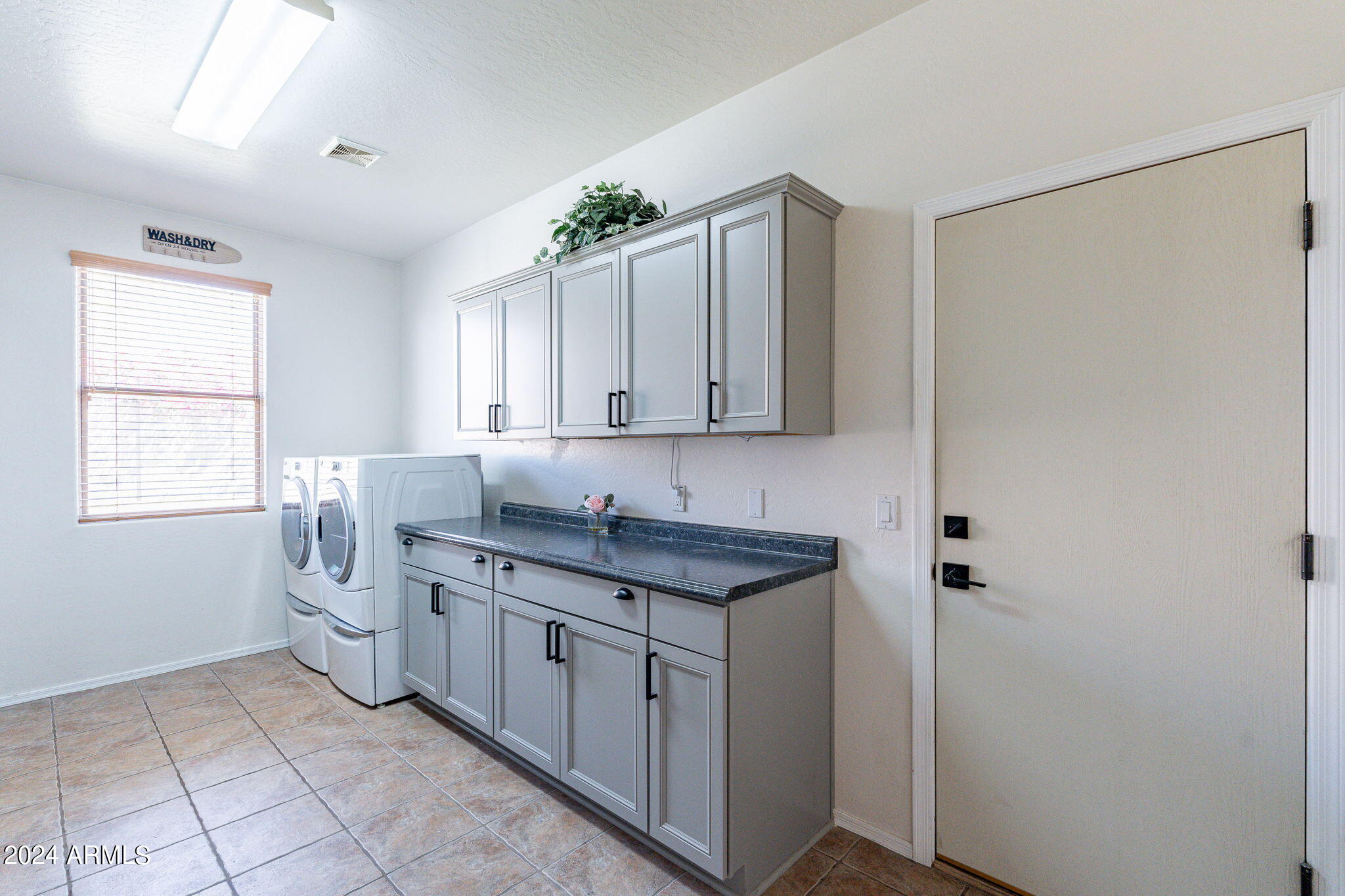 2056 N Vista Del Sol --