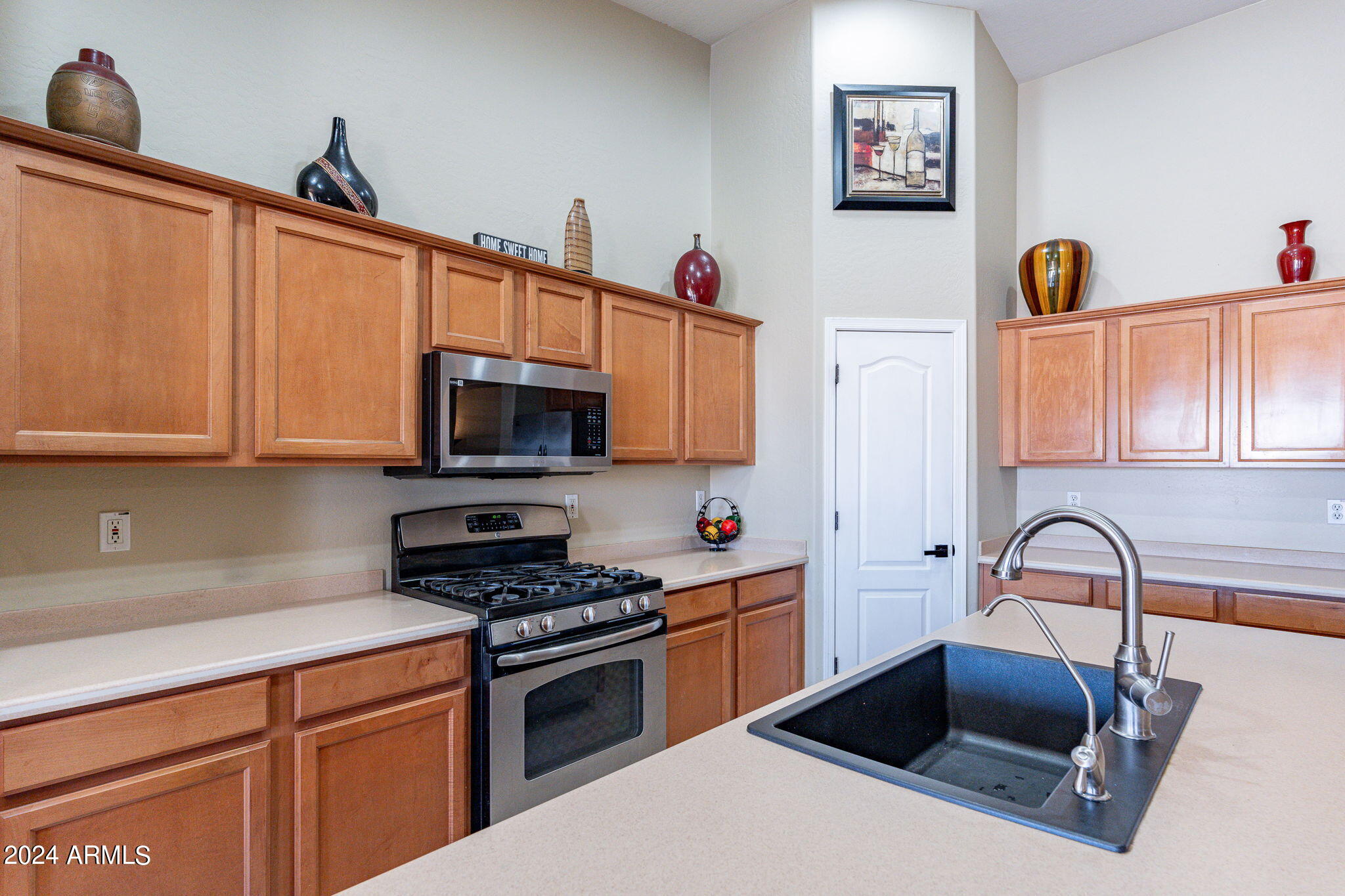 2056 N Vista Del Sol --