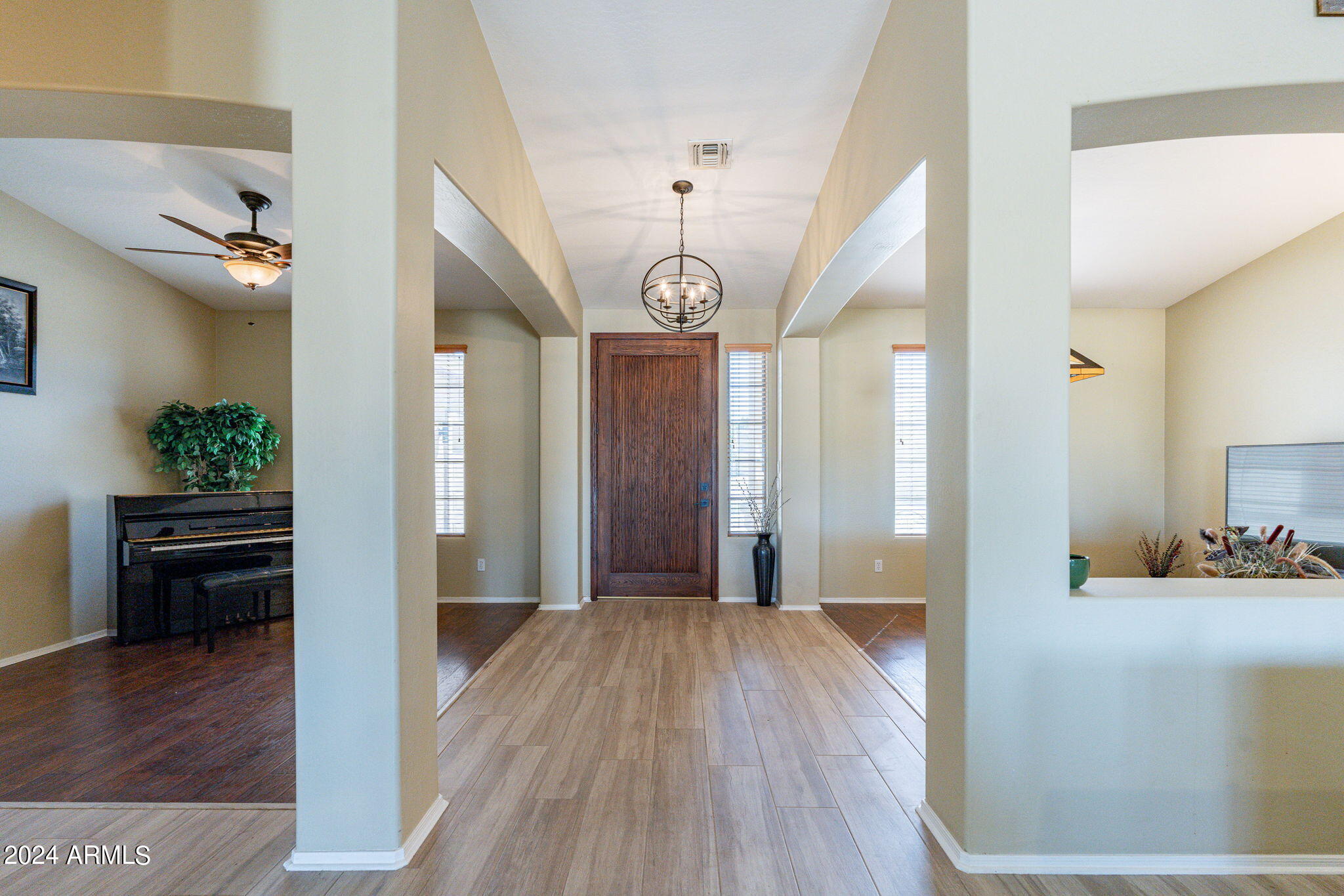 2056 N Vista Del Sol --