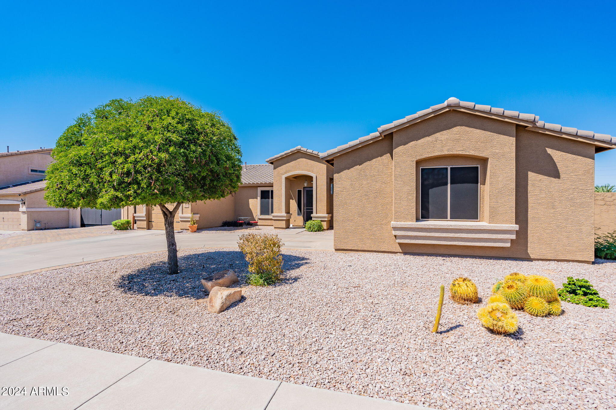 2056 N Vista Del Sol --