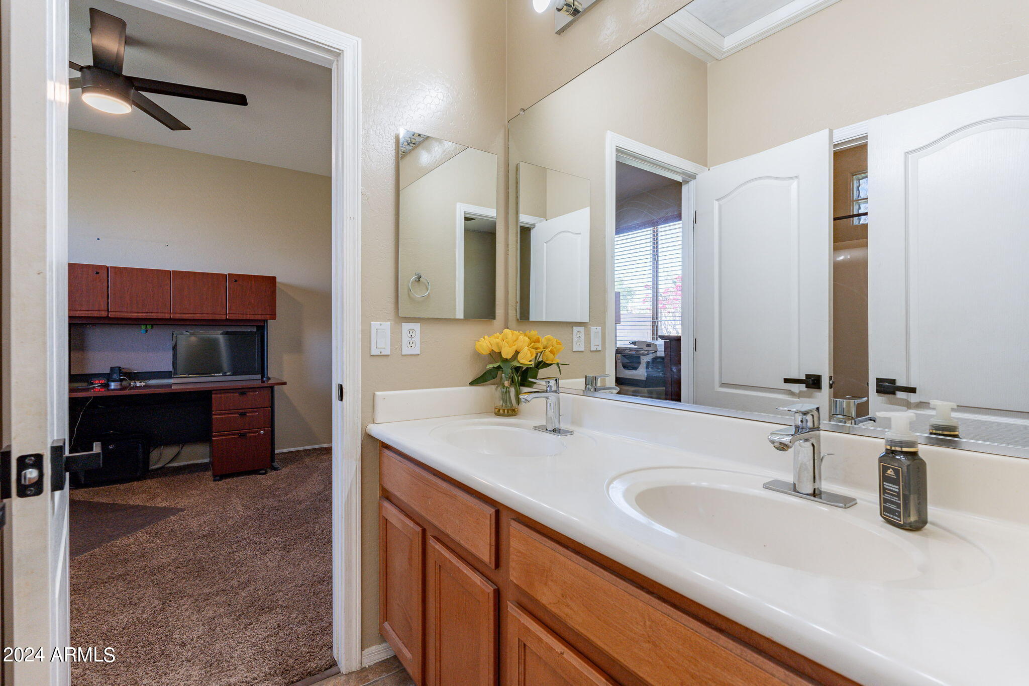 2056 N Vista Del Sol --