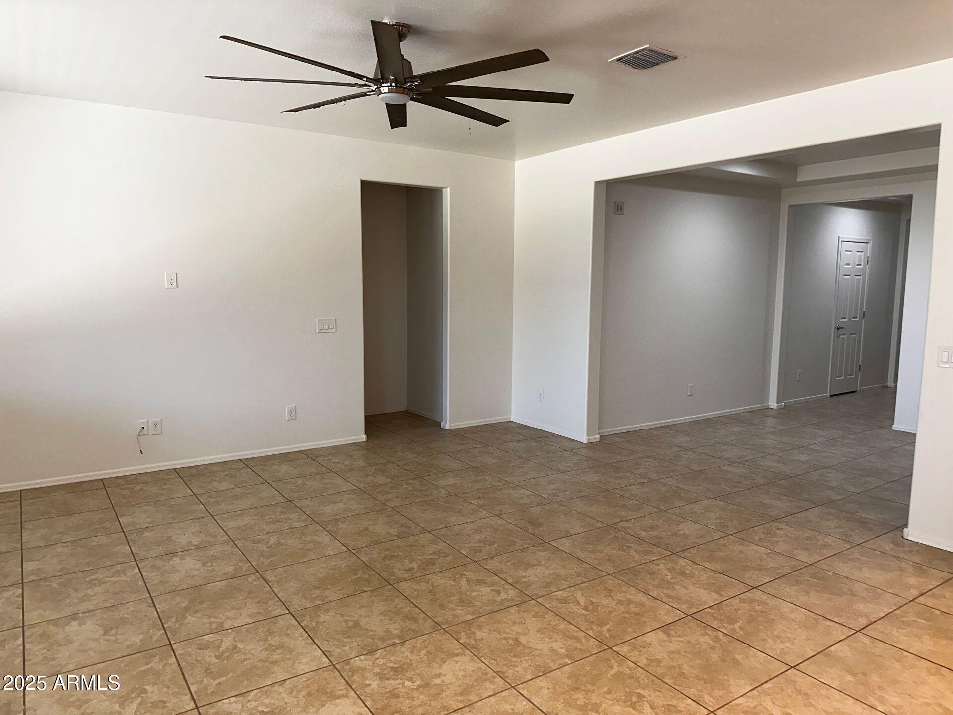 2075 W ANGELO Way
