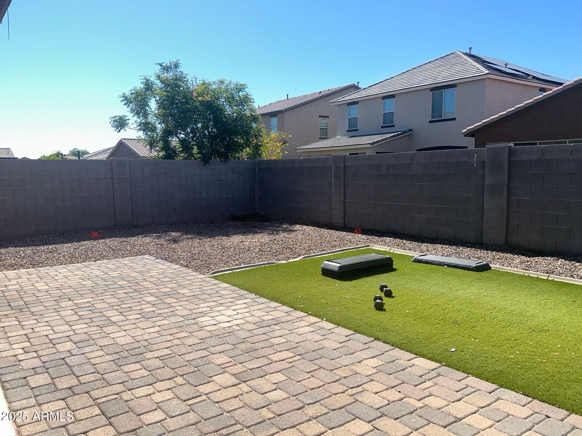 2075 W ANGELO Way