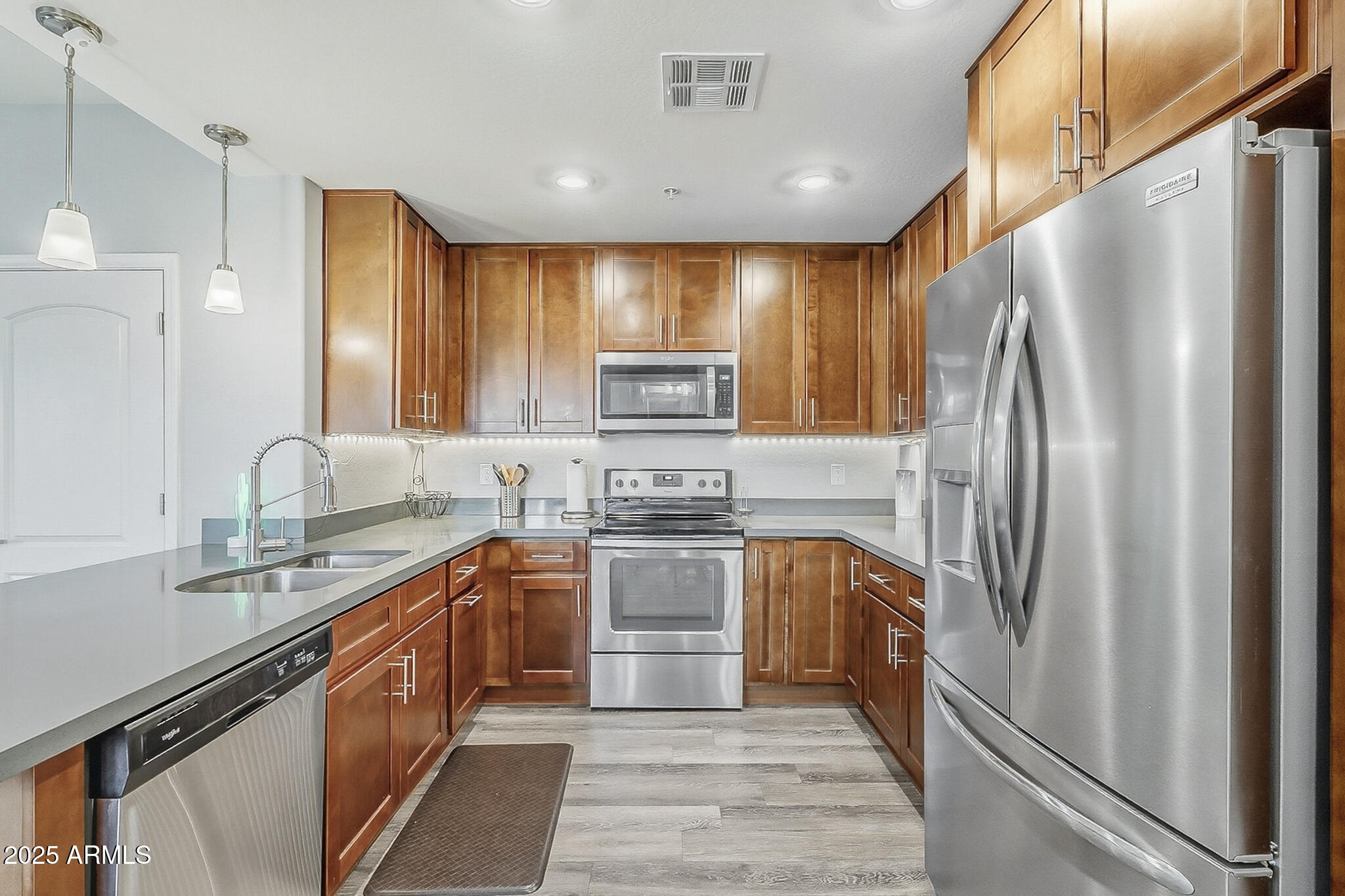 2821 S Skyline, 141