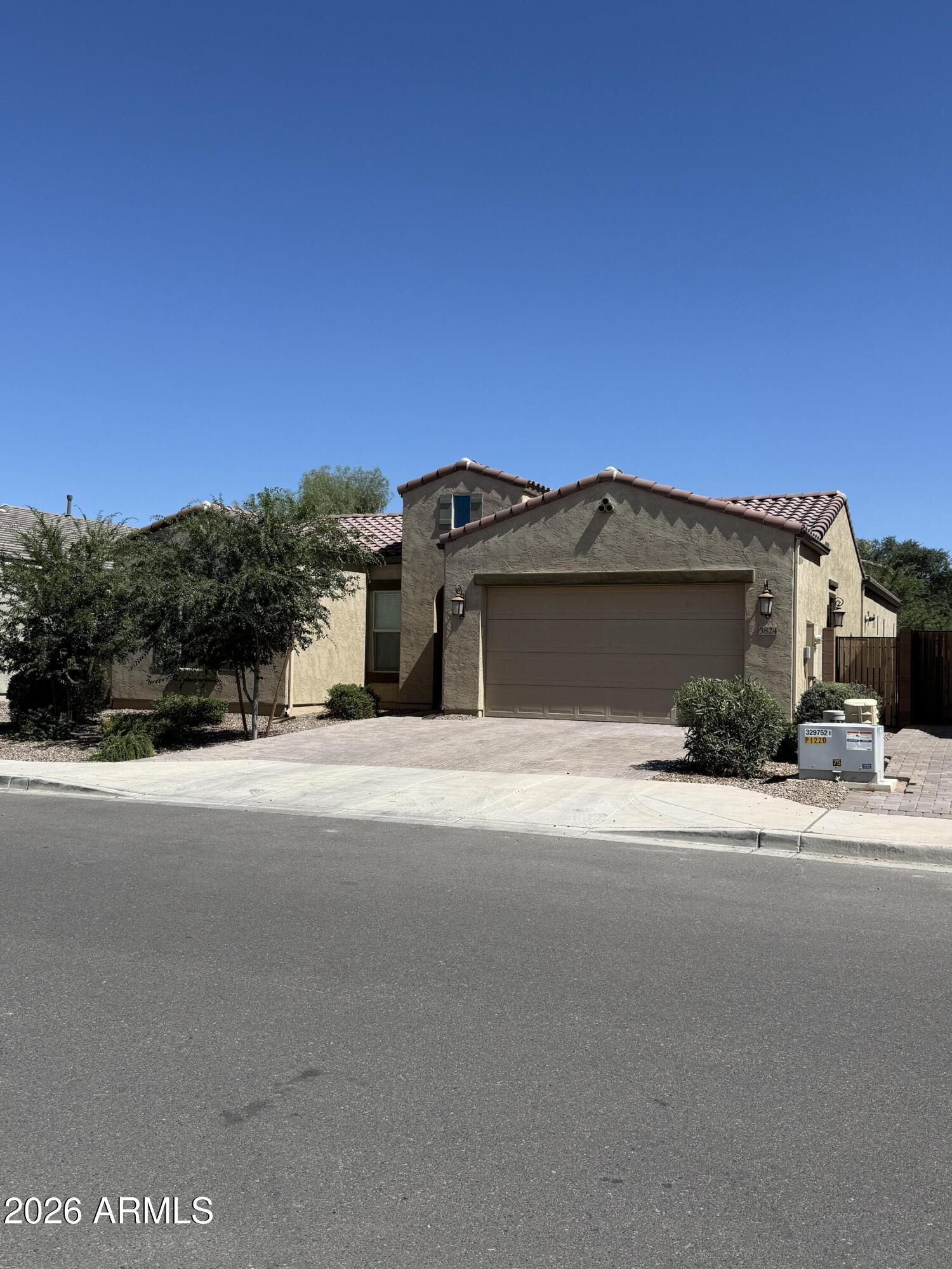 3824 E Fiesta Flower Lane