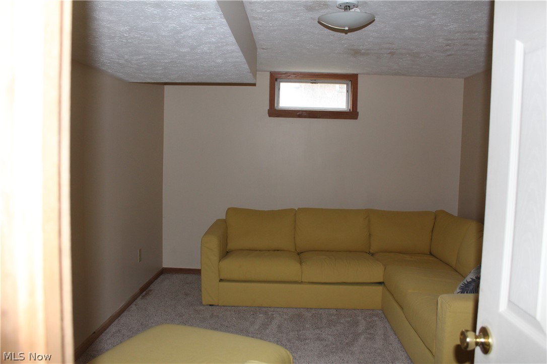 24352 Woodsfield