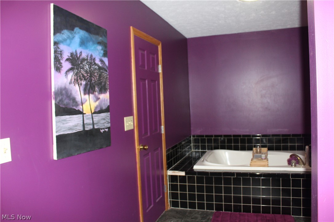 24352 Woodsfield