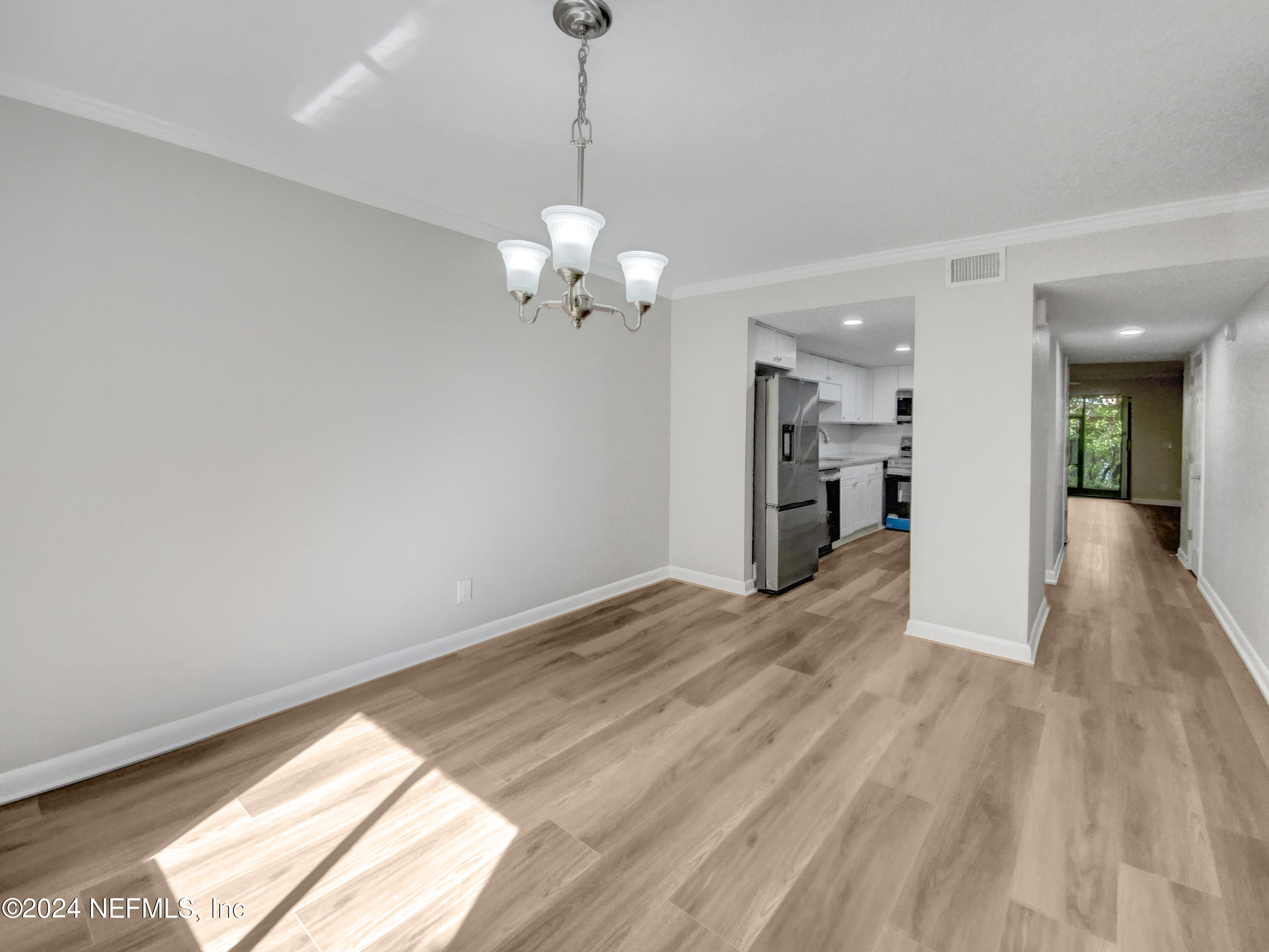 5811 ATLANTIC Boulevard, 195