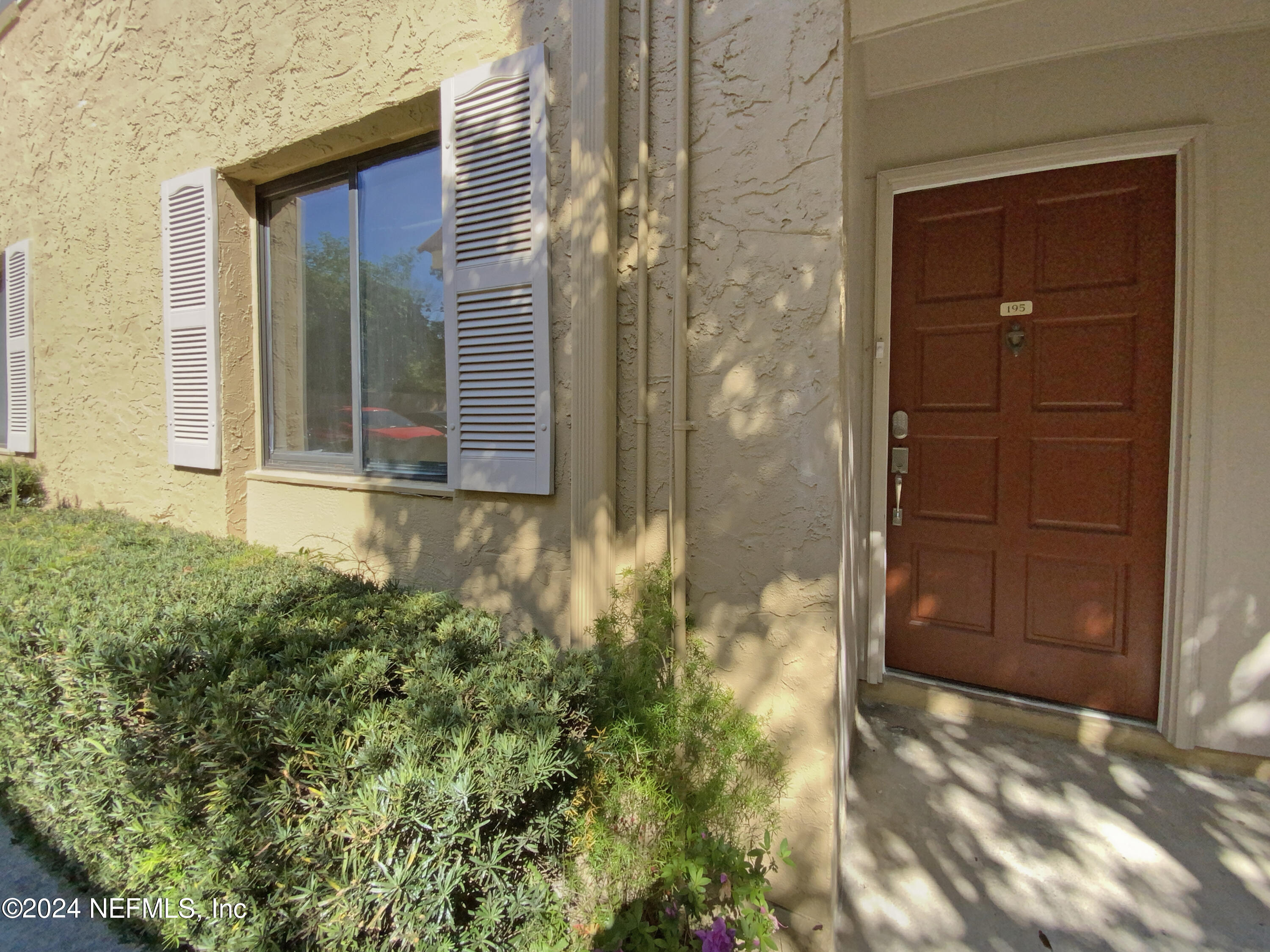 5811 ATLANTIC Boulevard, 195
