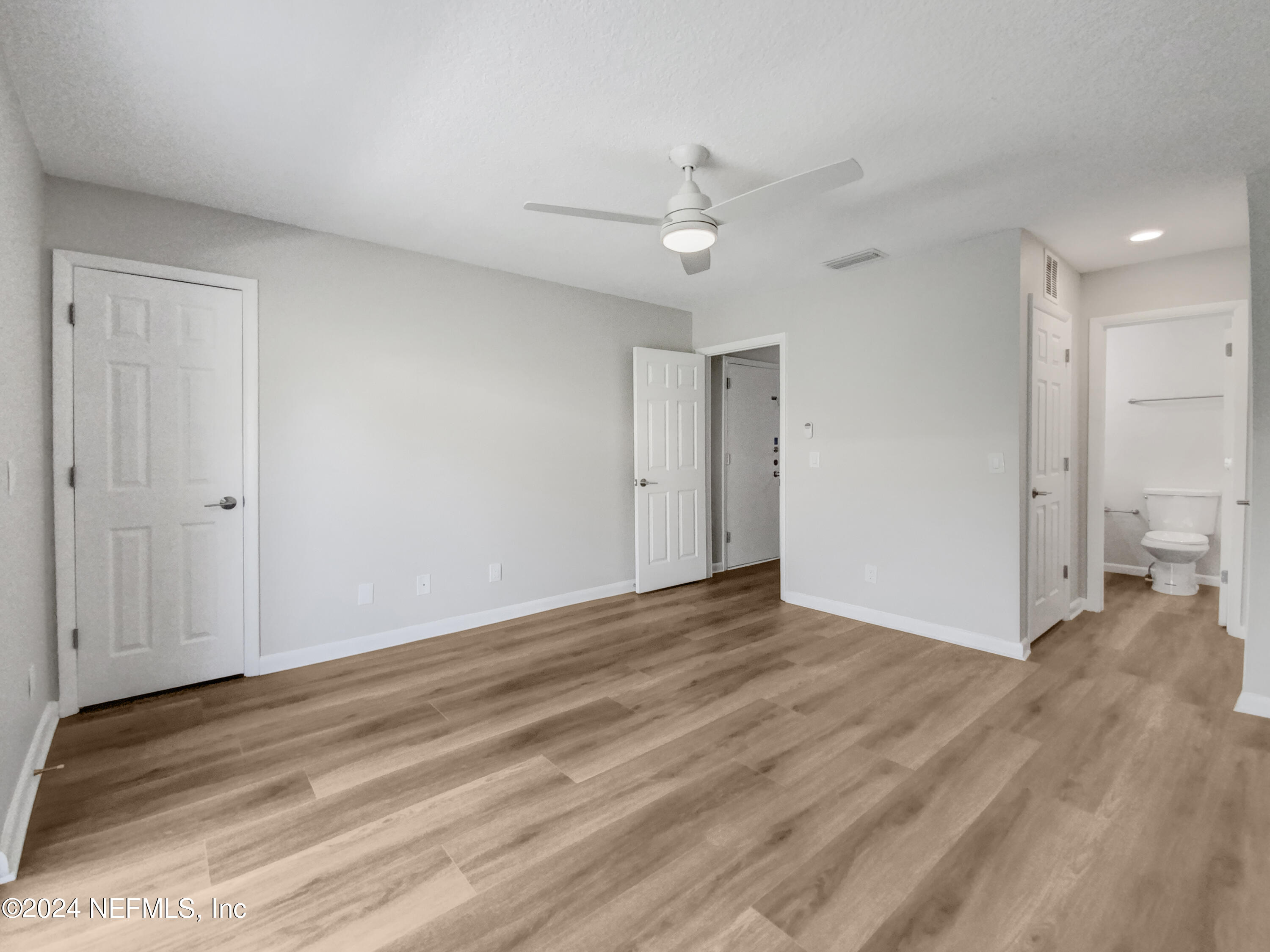 5811 ATLANTIC Boulevard, 195