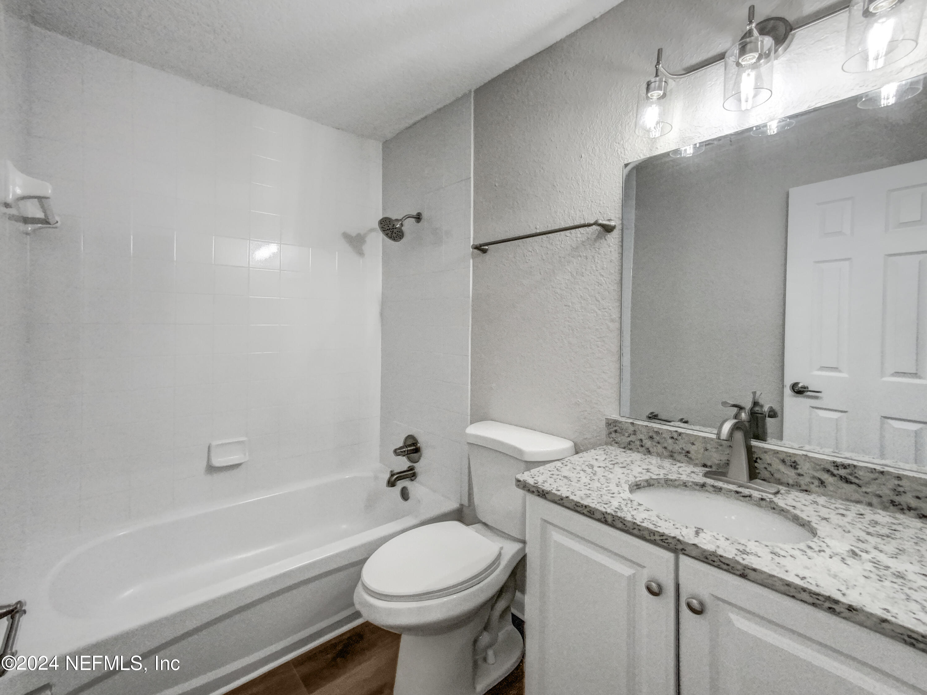 5811 ATLANTIC Boulevard, 195