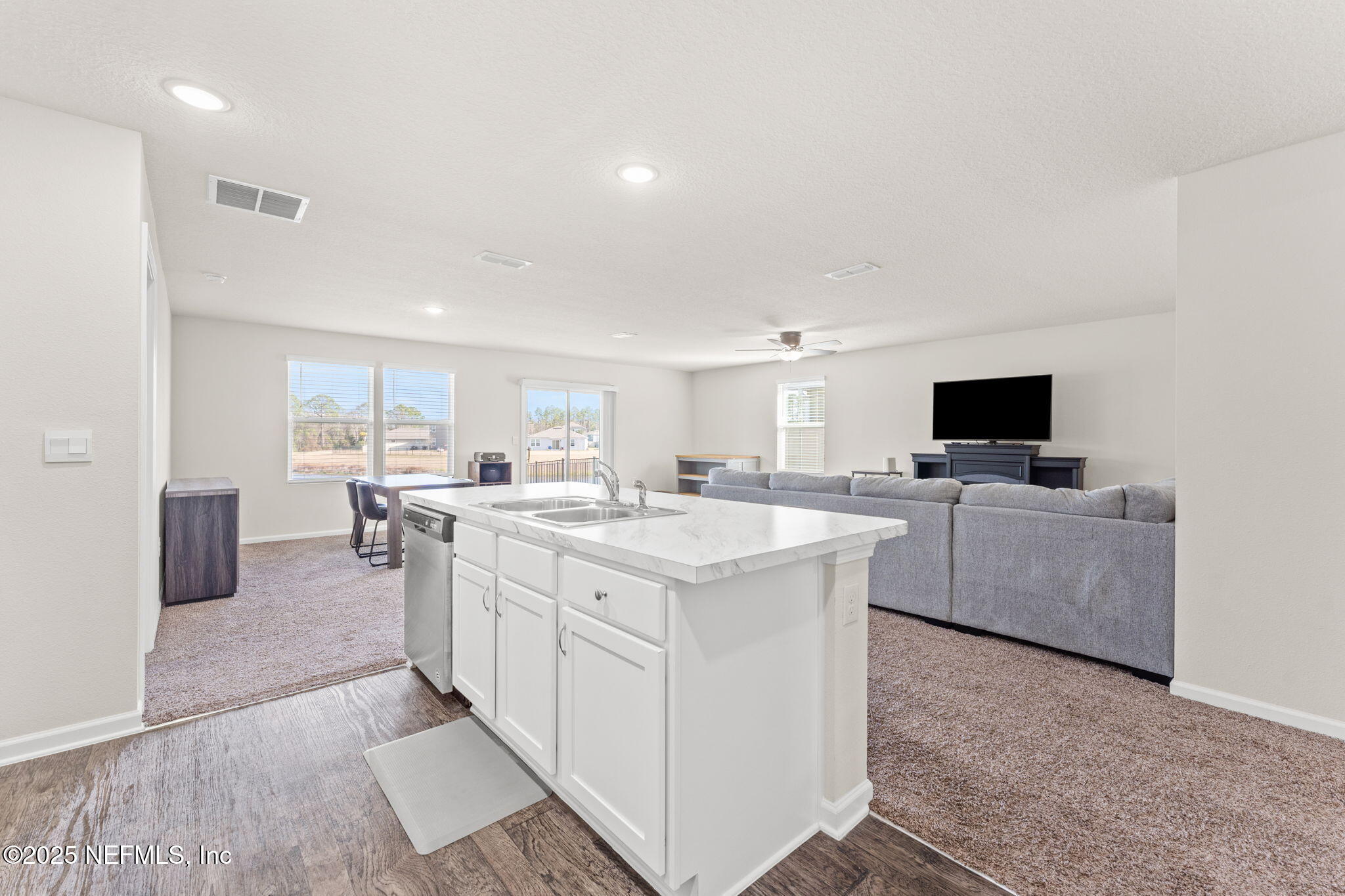 3426 LAWTON Place