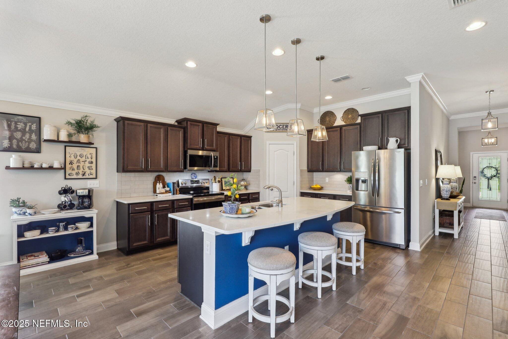 284 QUEEN VICTORIA Avenue, St. Johns