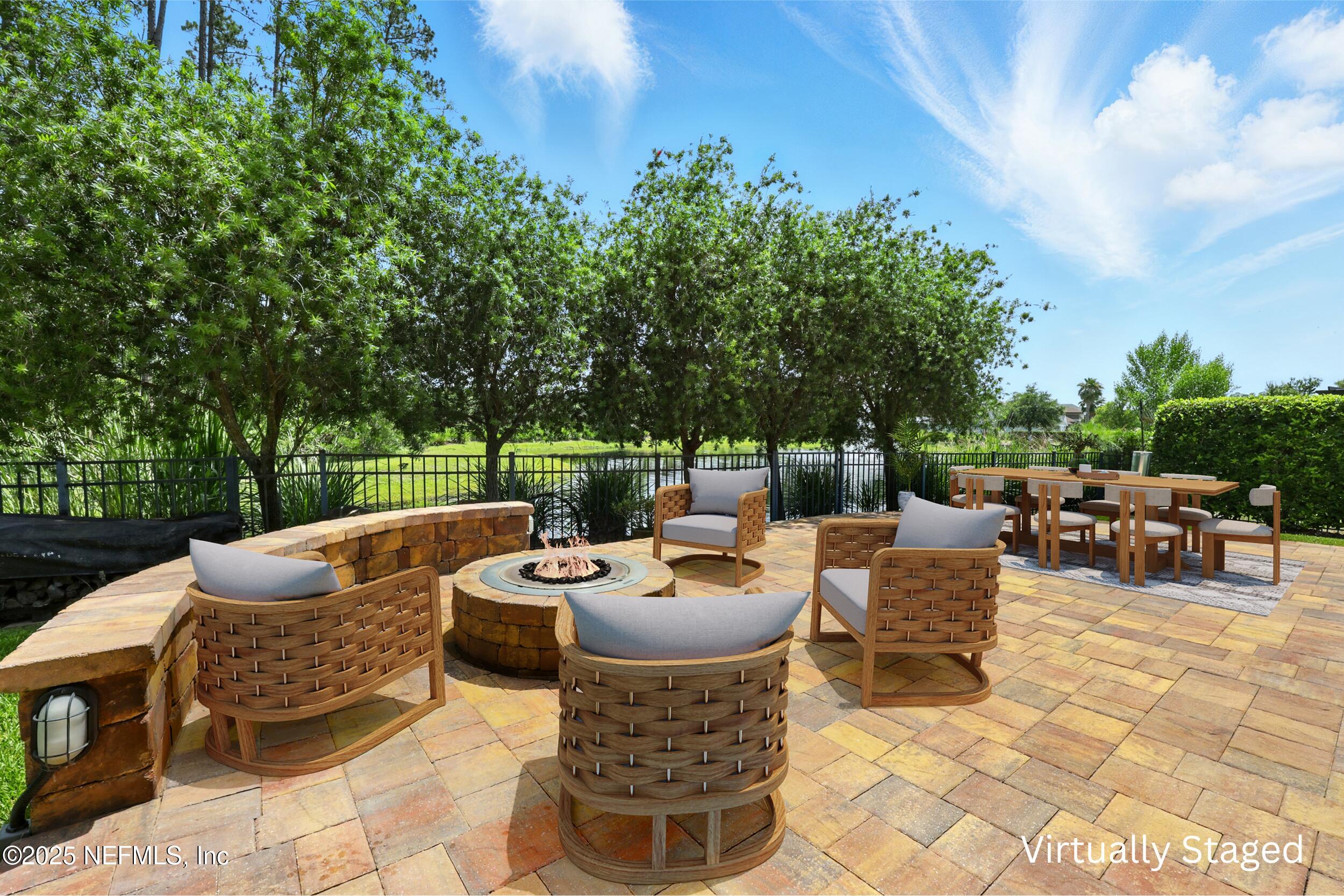38 KING PALM Court