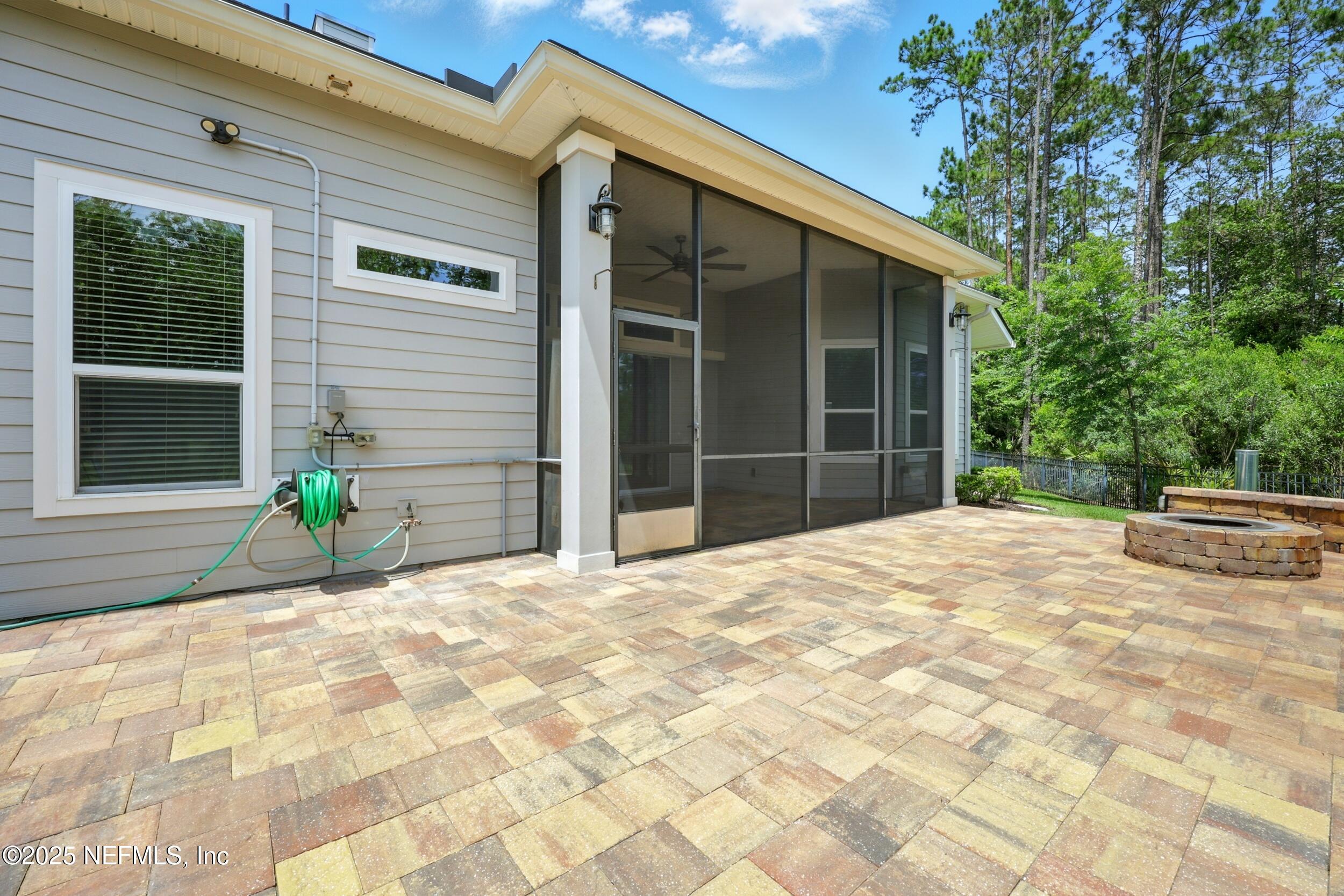 38 KING PALM Court