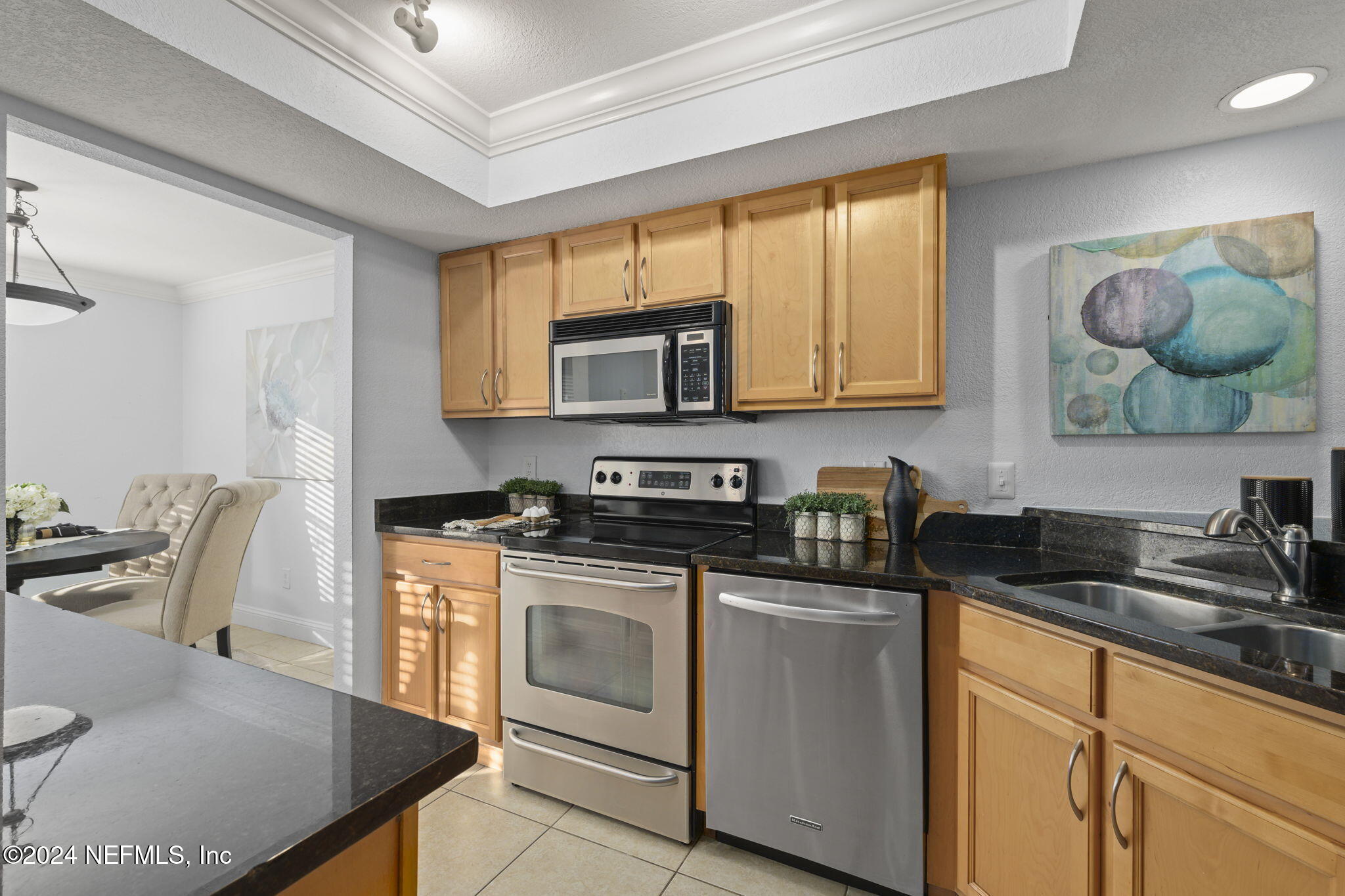 858 SHORELINE Circle