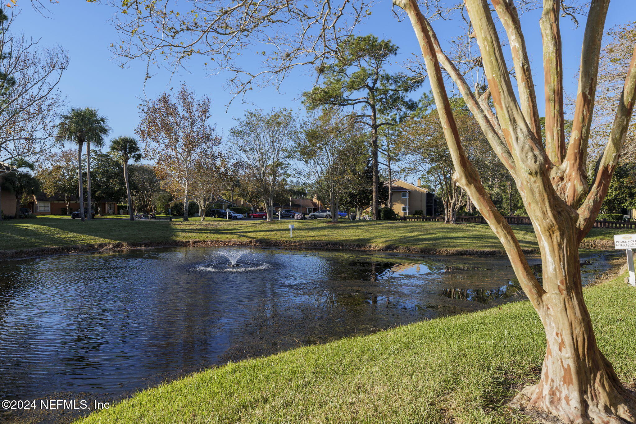858 SHORELINE Circle
