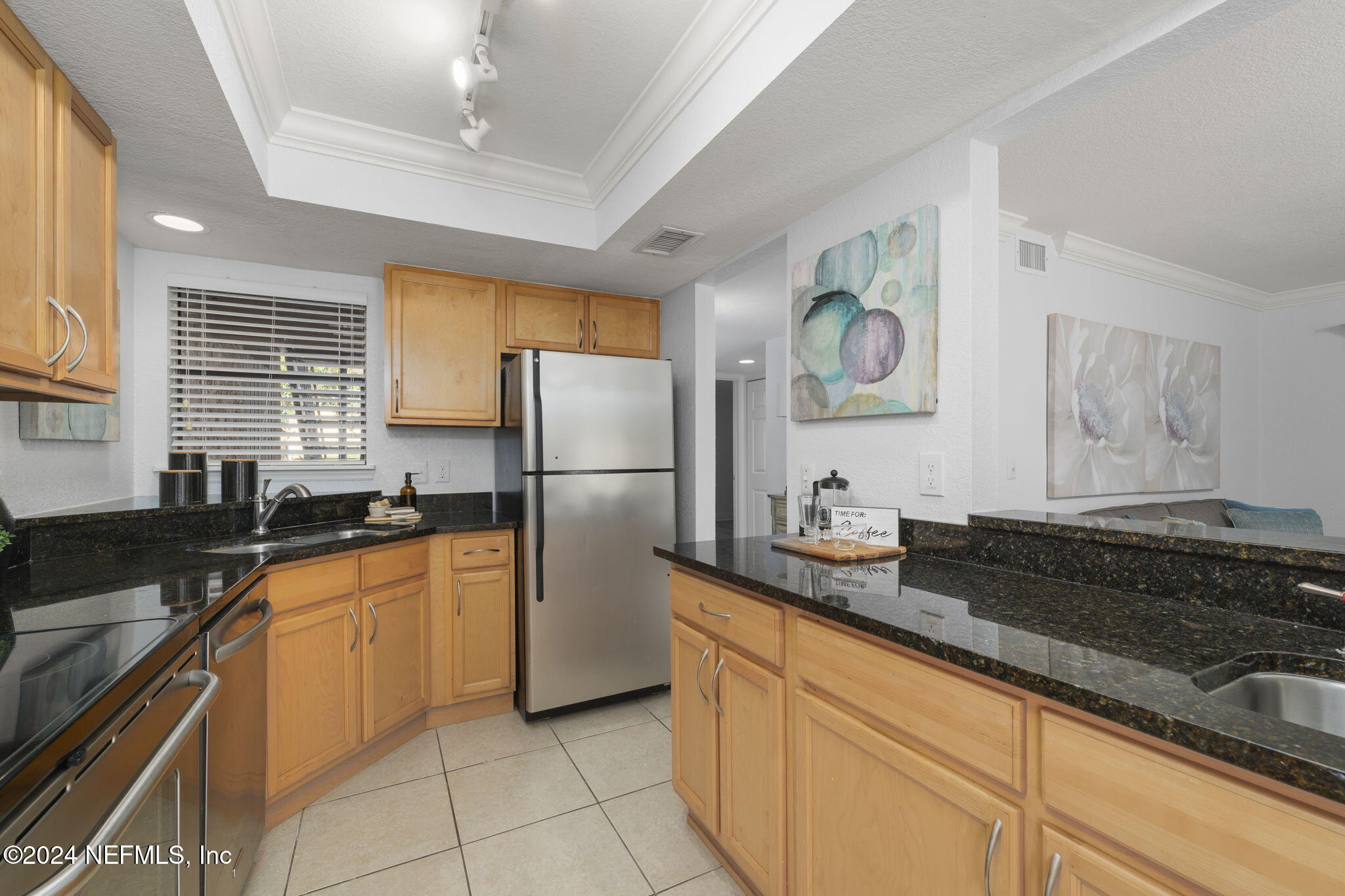 858 SHORELINE Circle
