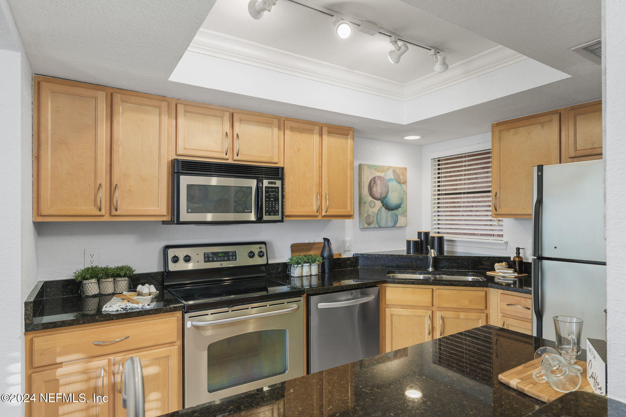 858 SHORELINE Circle