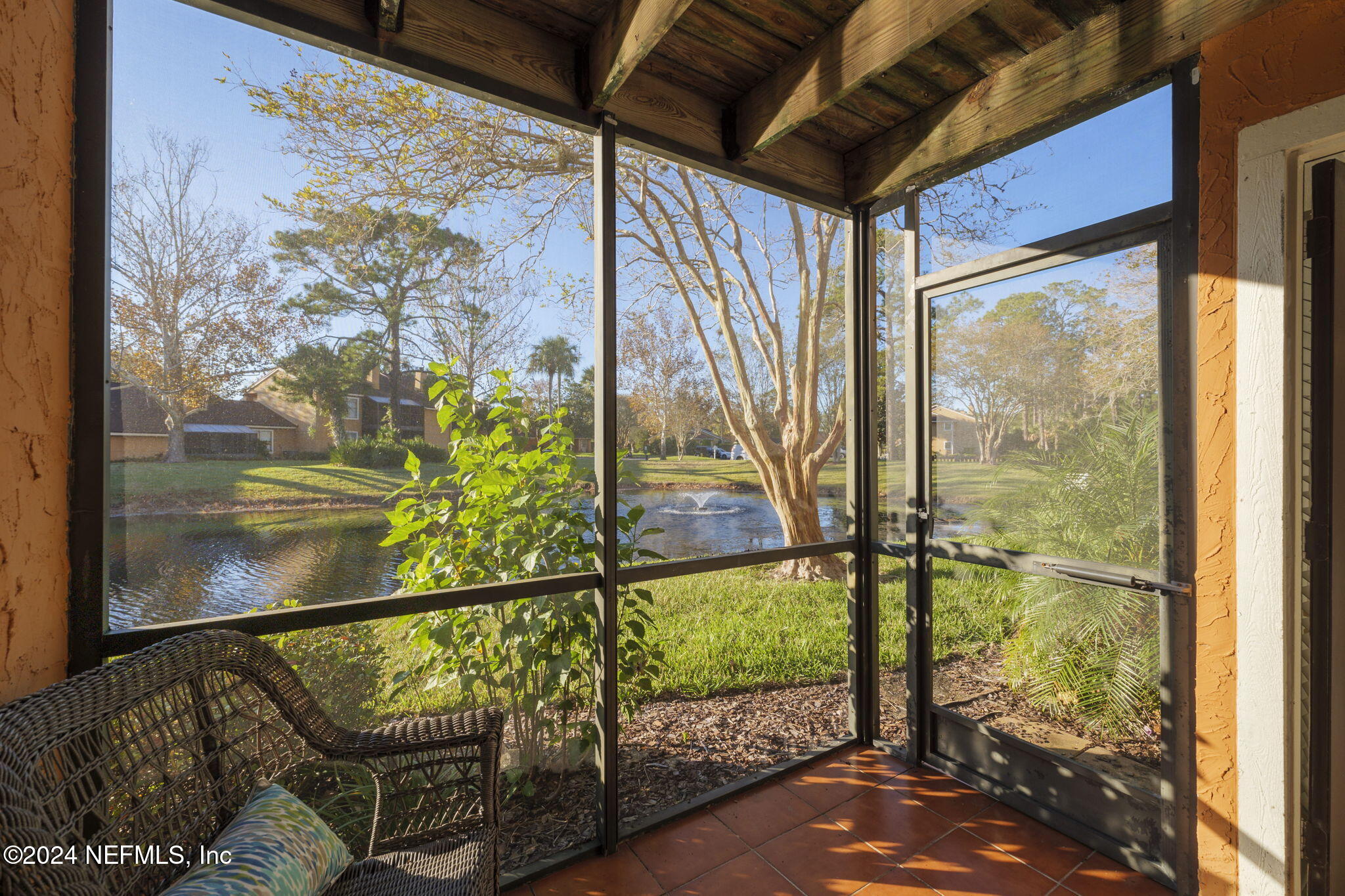 858 SHORELINE Circle