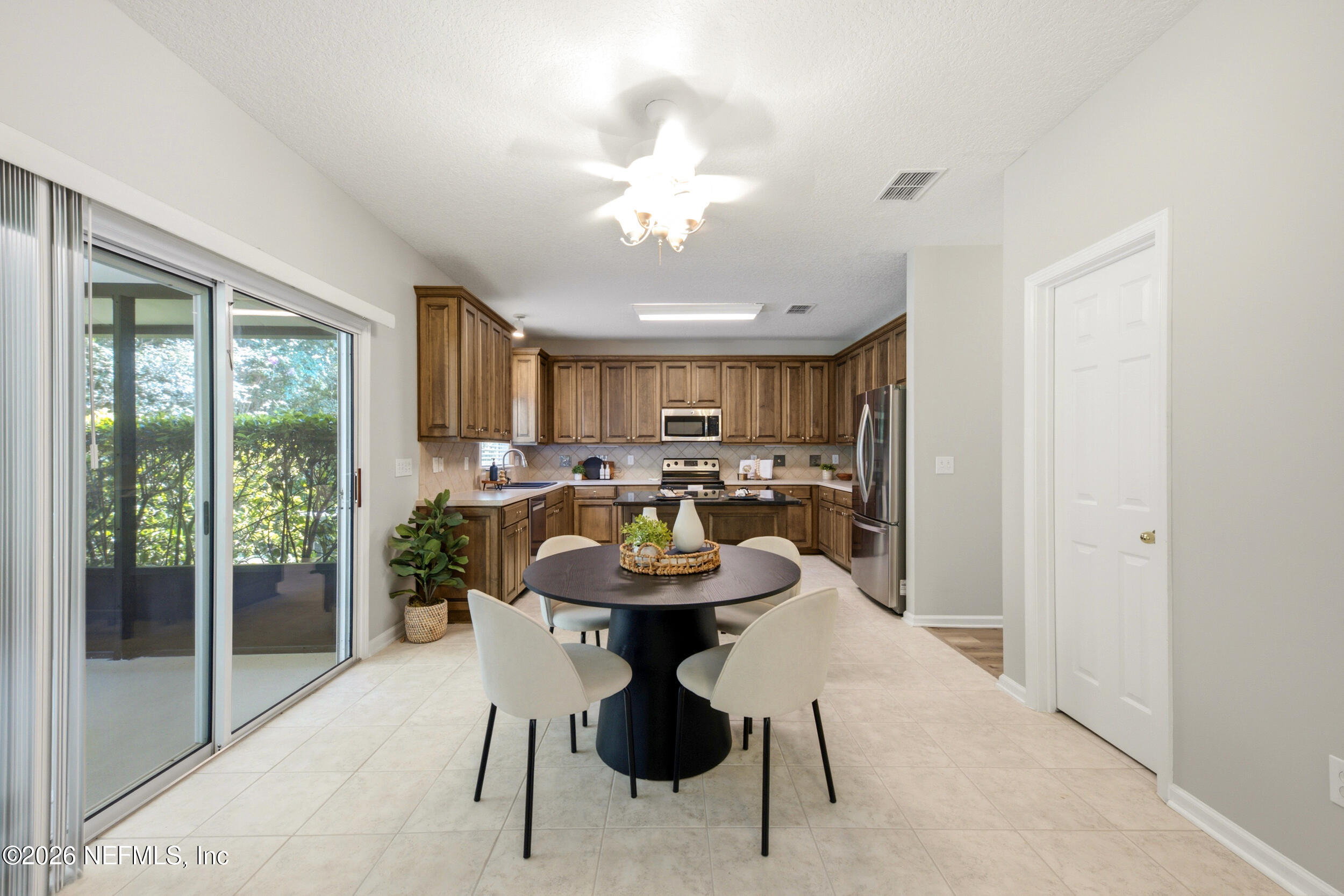 1555 SUMMERDOWN Way, St. Johns