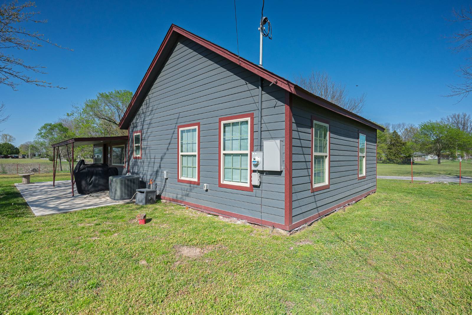206 Lee Ave