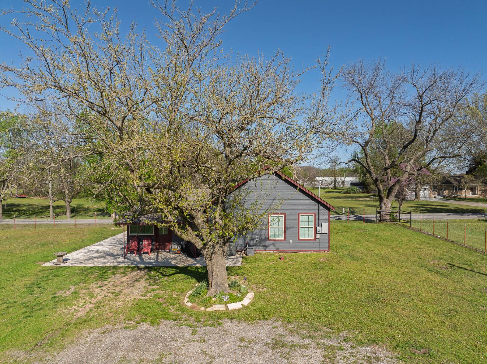 206 Lee Ave