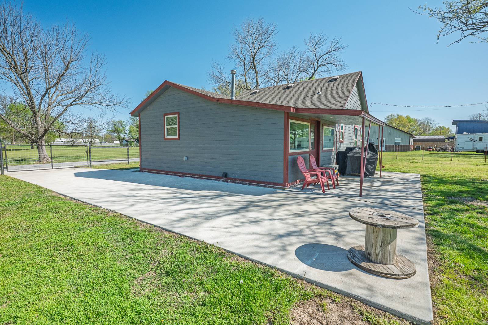 206 Lee Ave