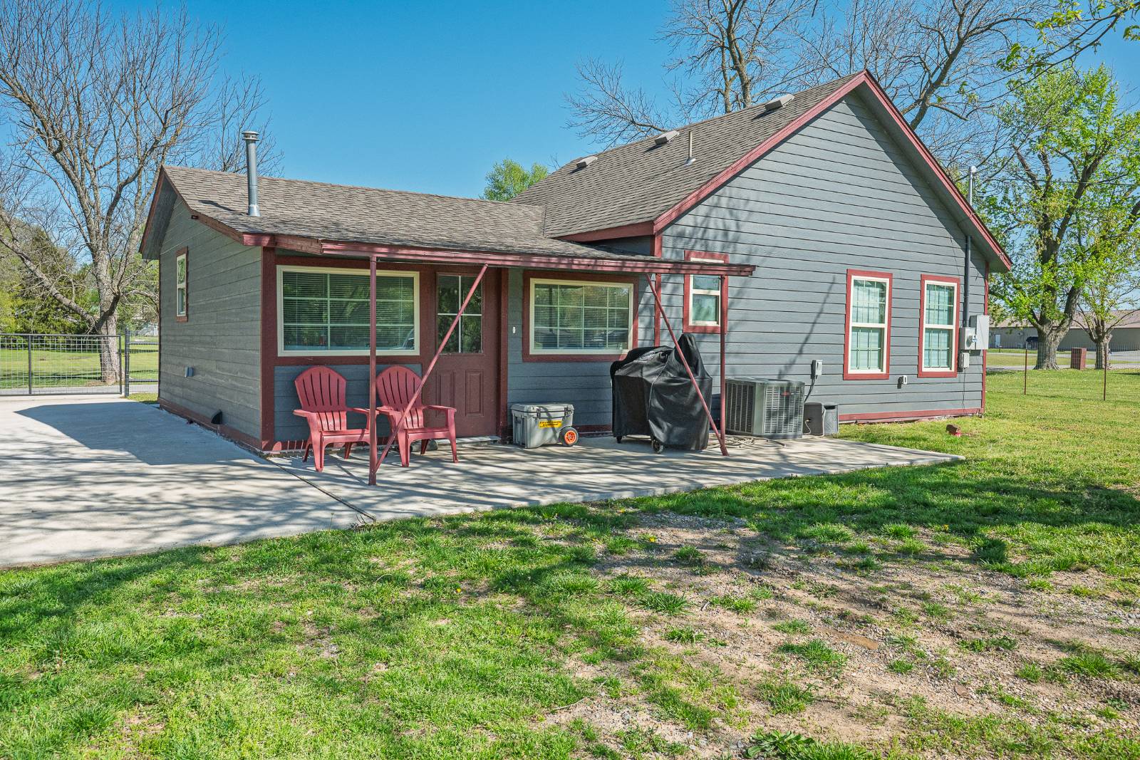 206 Lee Ave
