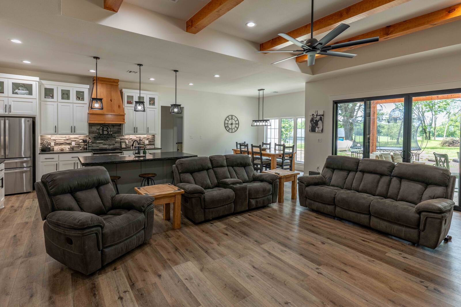 3817 E 482 Lane