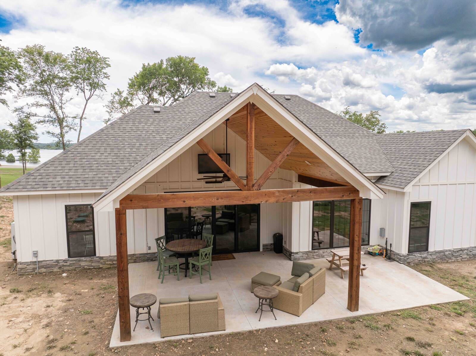 3817 E 482 Lane