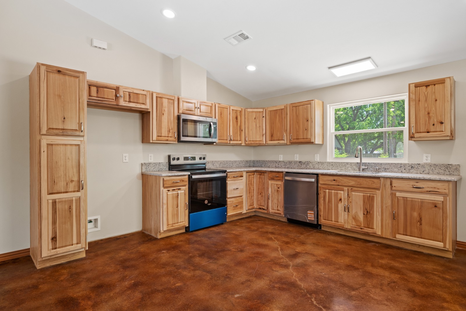 1415 W Mulberry St.